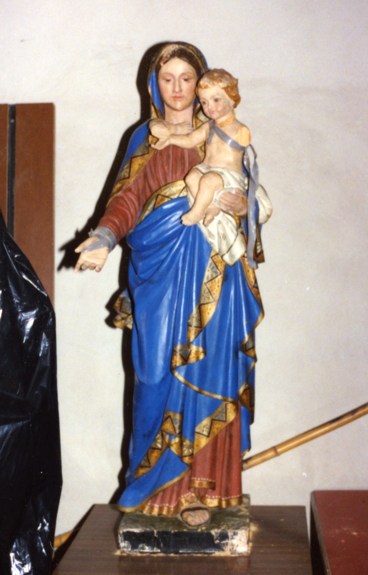 Madonna con bambino (statua)