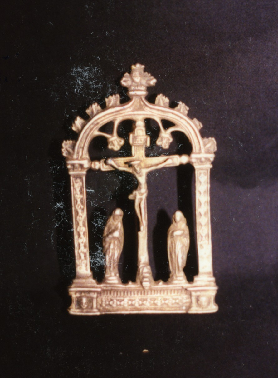 Crocifissione di cristo con la madonna e santa maria maddalena (pace)