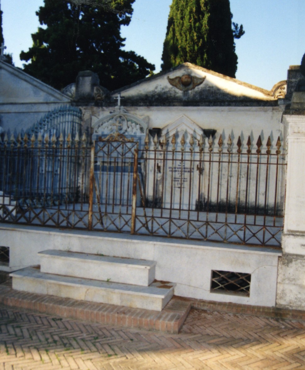 Monumento funebre