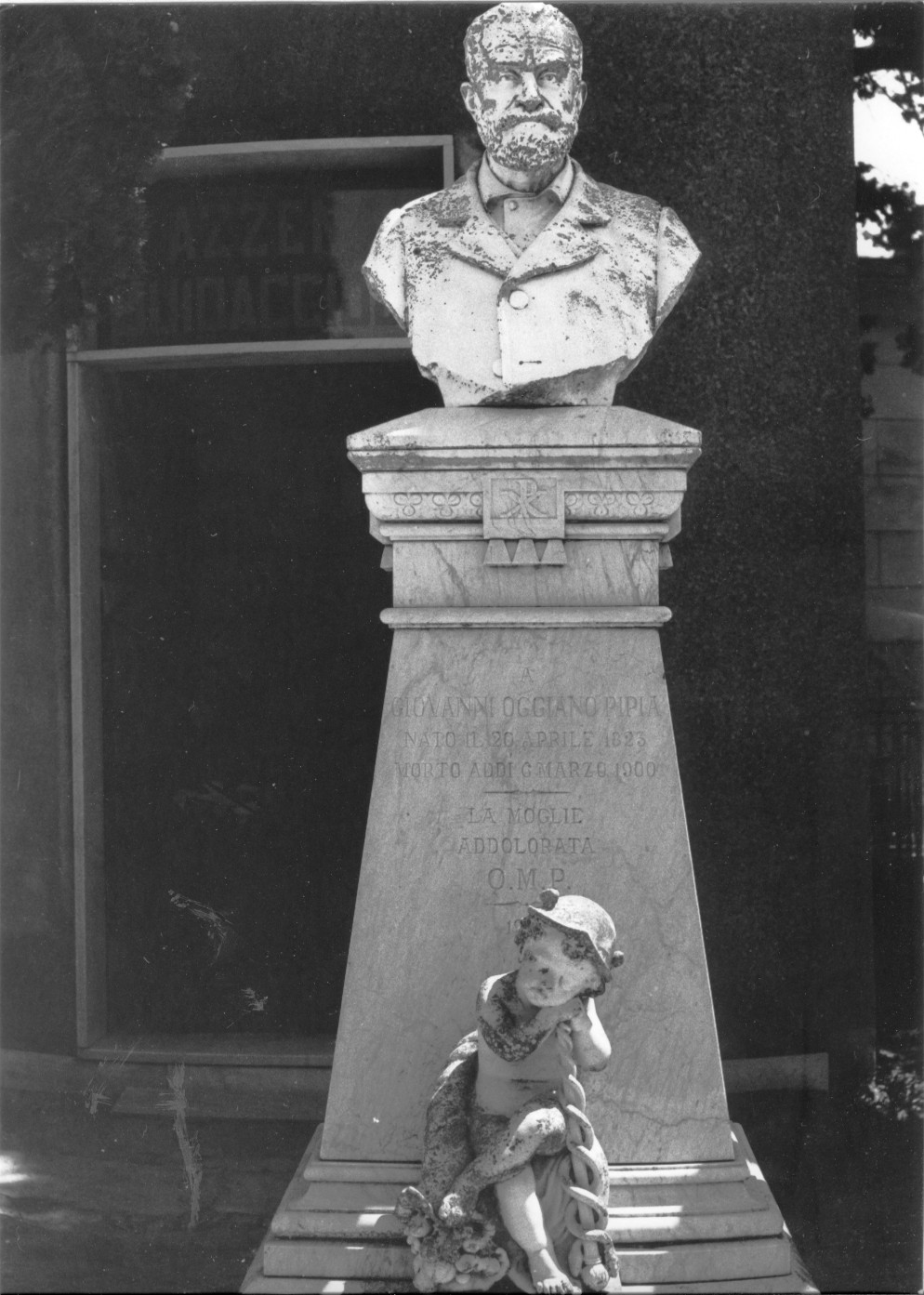 Busto del defunto e mercurio (monumento funebre)