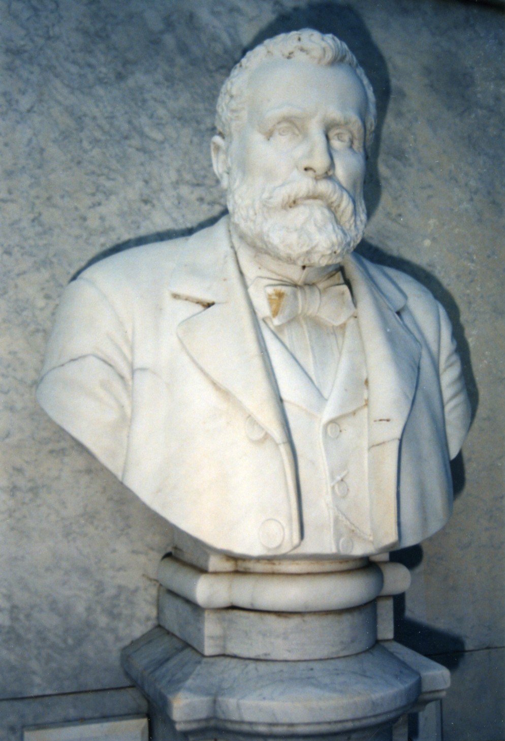 Mezzobusto di filippo satta (scultura)