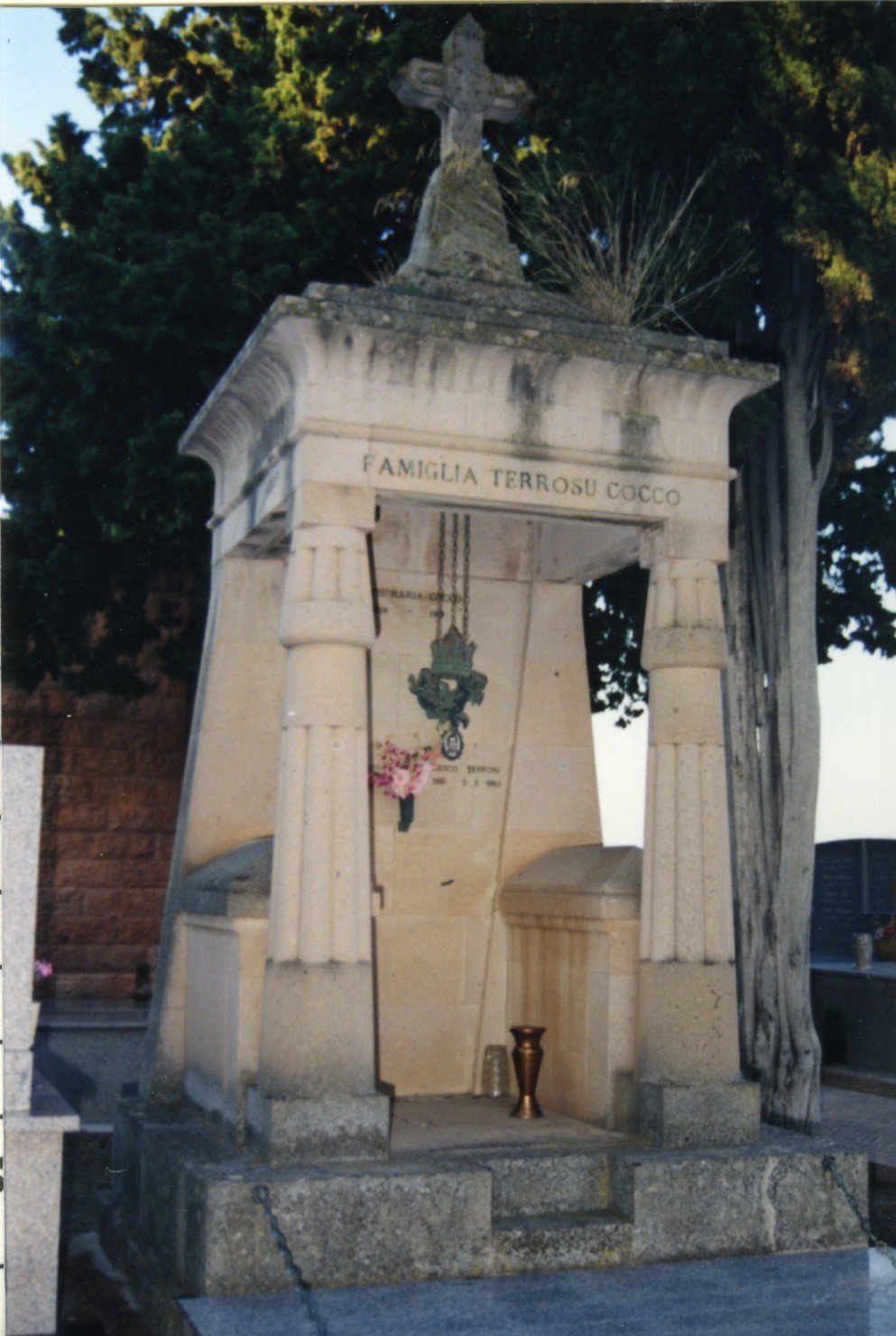 Monumento funebre - a tempietto
