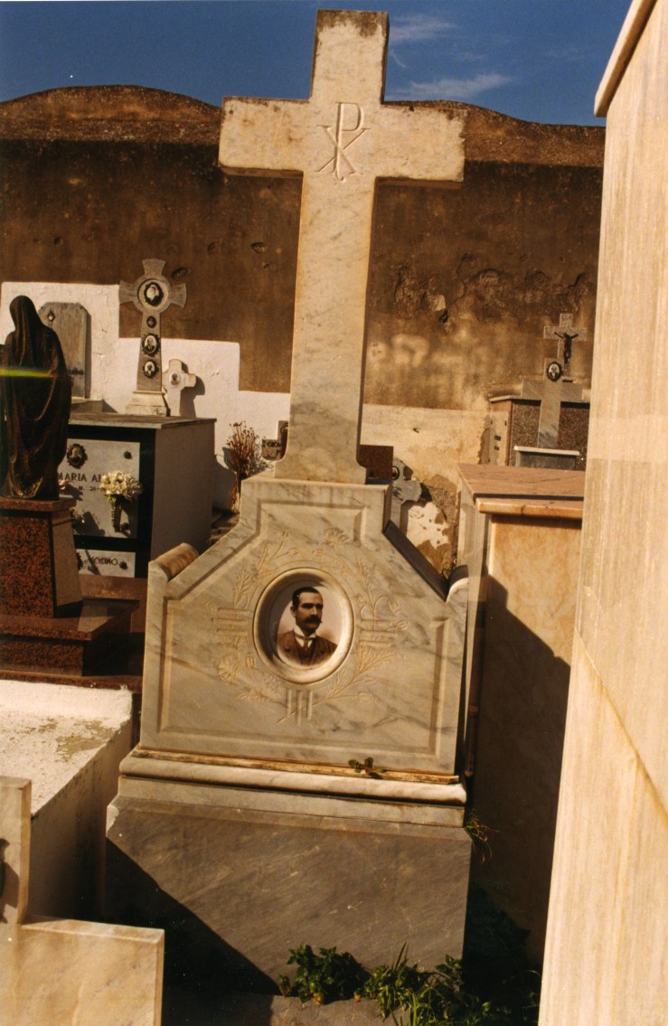 Monumento funebre