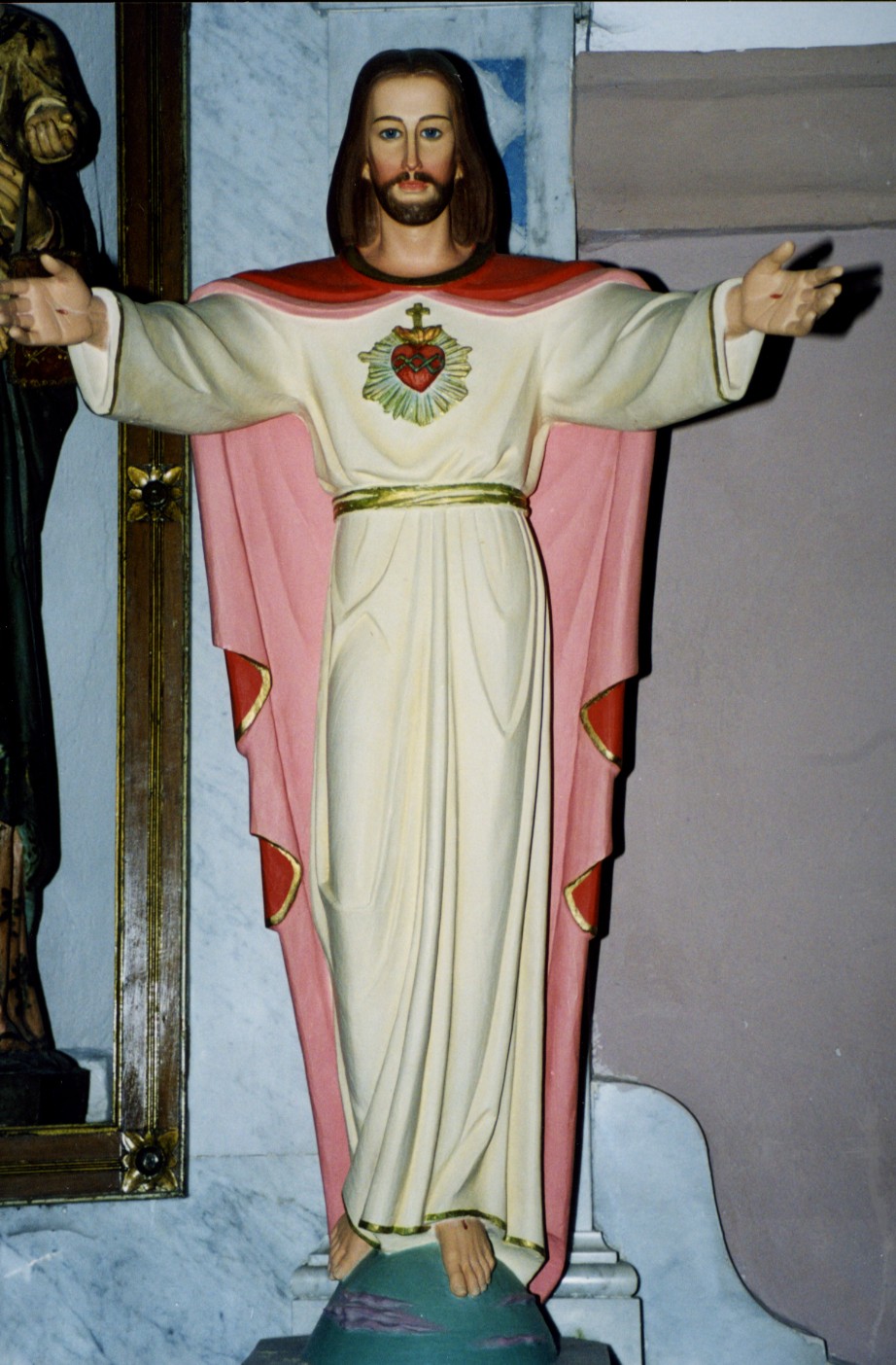 Sacro cuore di gesù (statua)