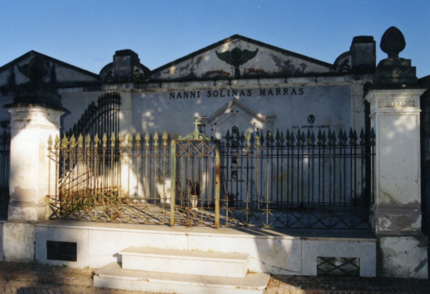 Monumento funebre
