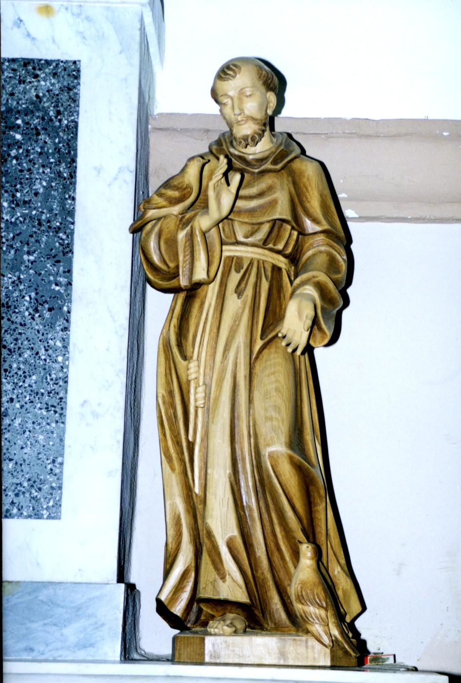 San francesco d'assisi (statua)