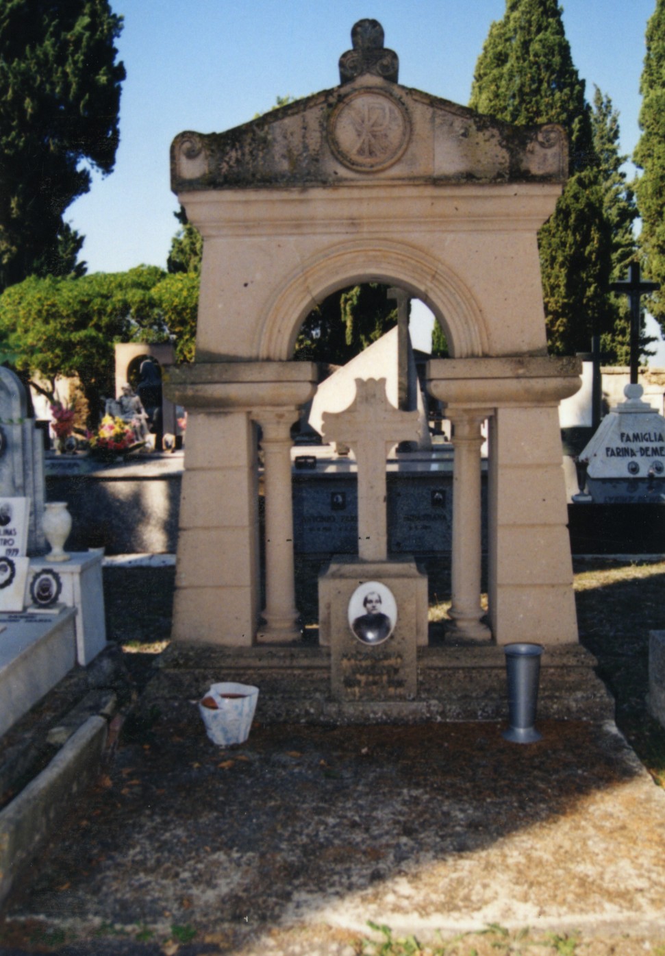 Monumento funebre