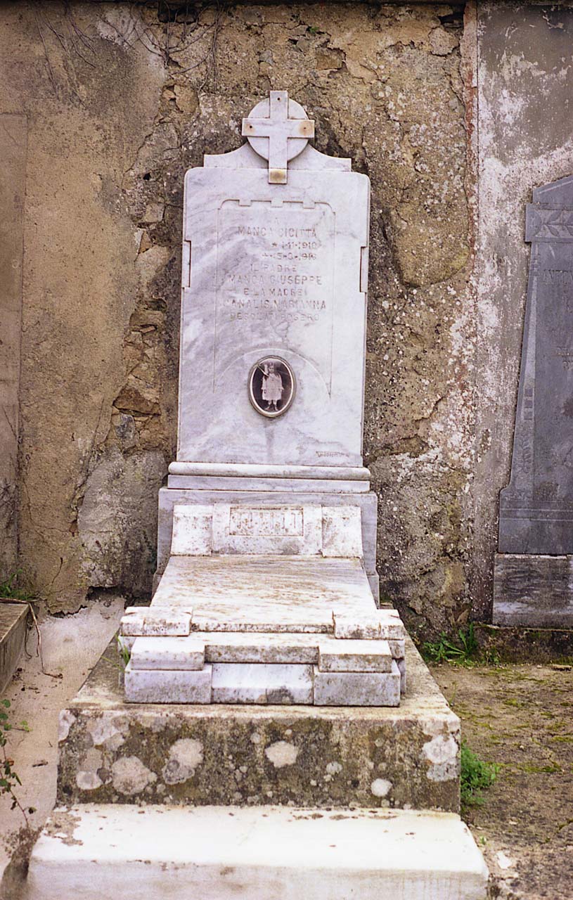 Monumento funebre