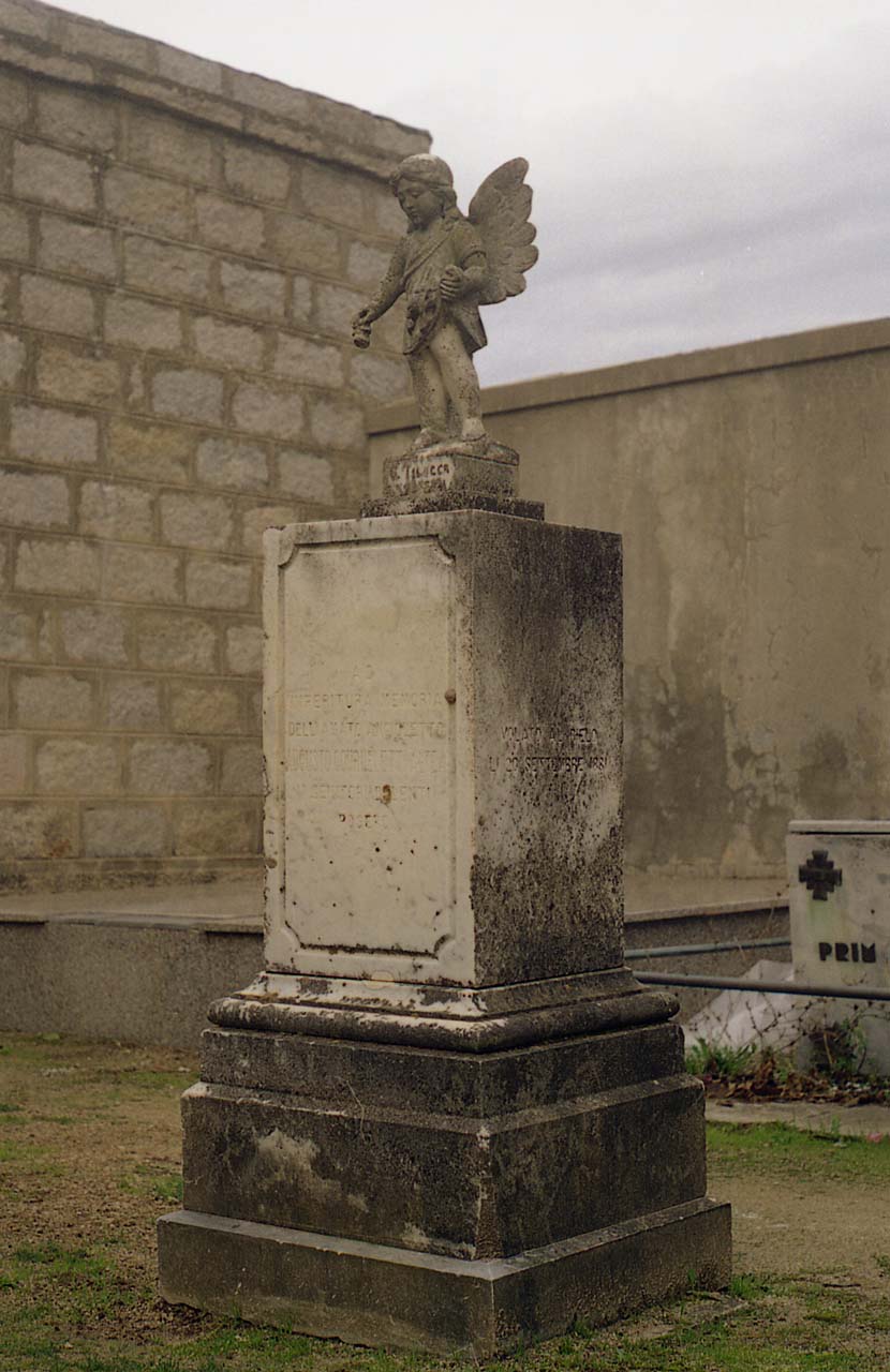 Angioletto con mazzo di rose (cenotafio)