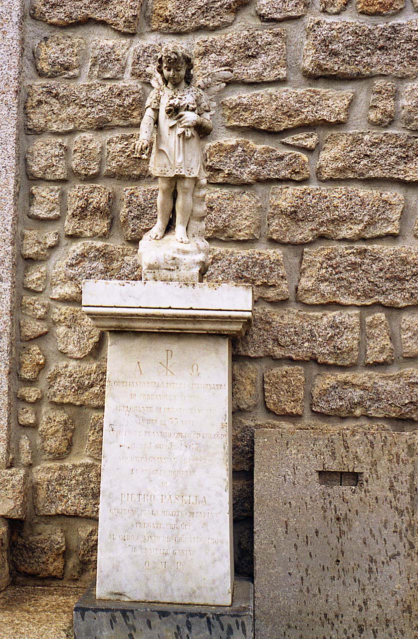 Angioletto con mazzo di rose (cenotafio)