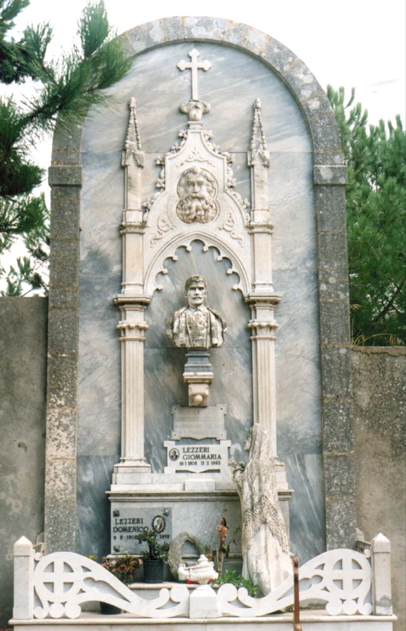 Monumento funebre