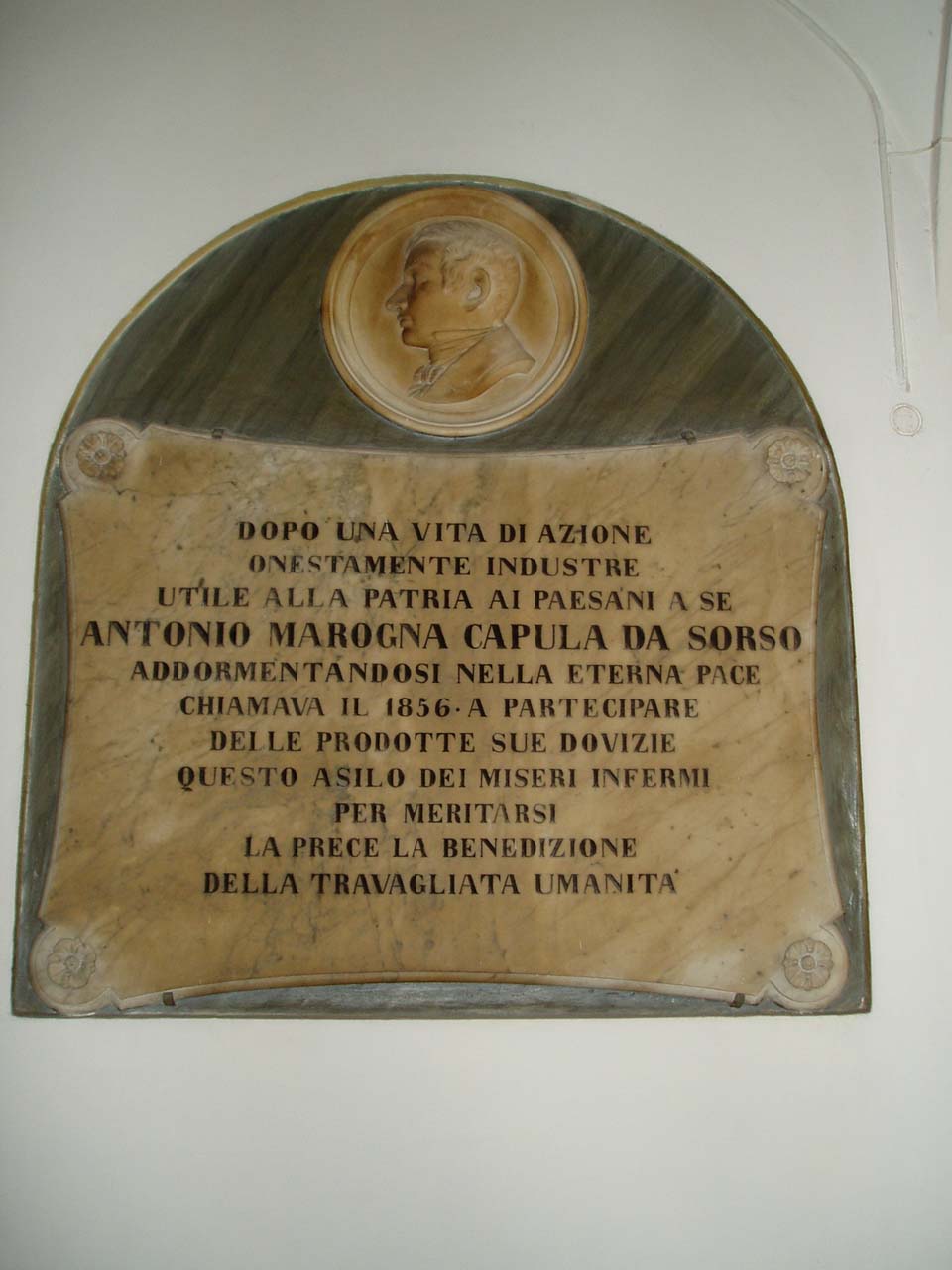 Lapide commemorativa