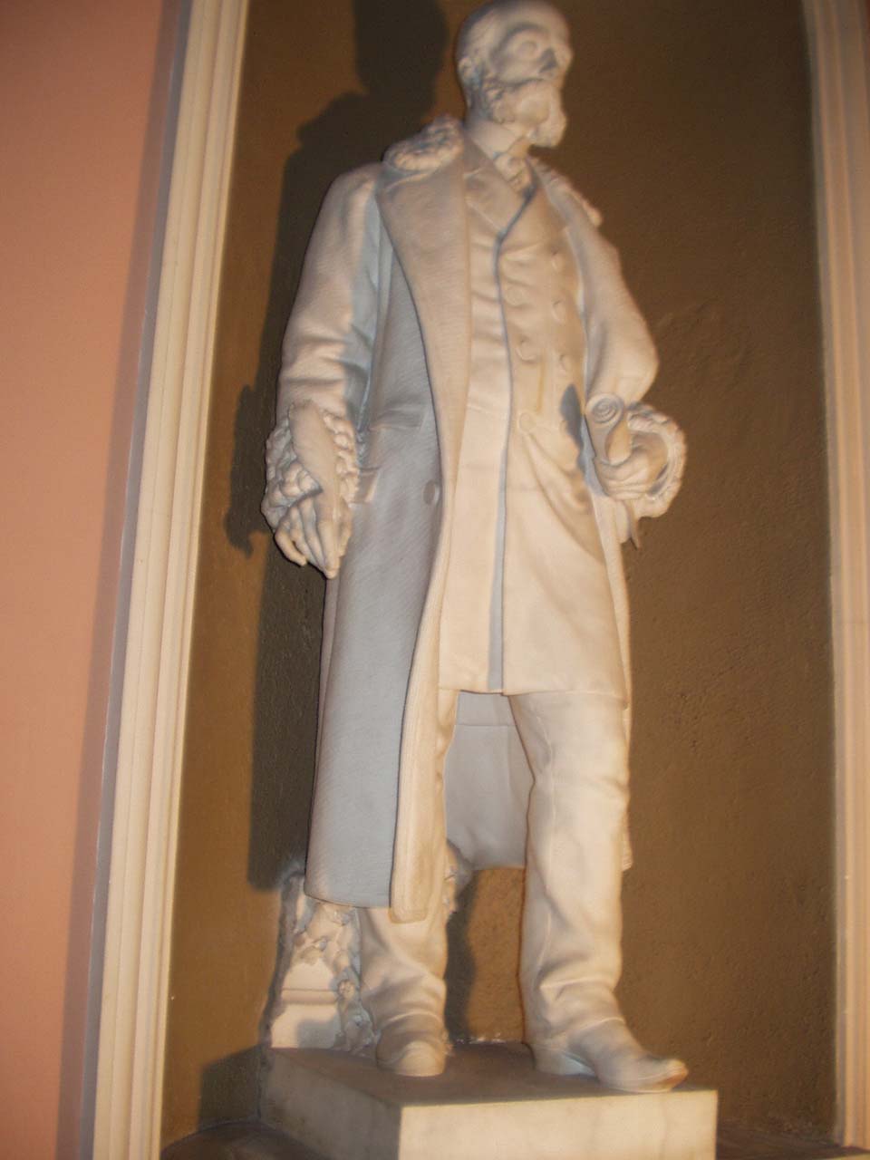 statua di Gianuario Alivesi (statua) di Sartorio Giuseppe (sec. XIX)