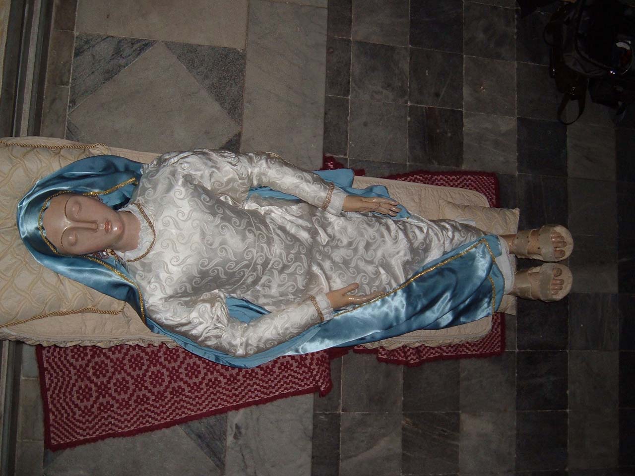 Madonna assunta (manichino)