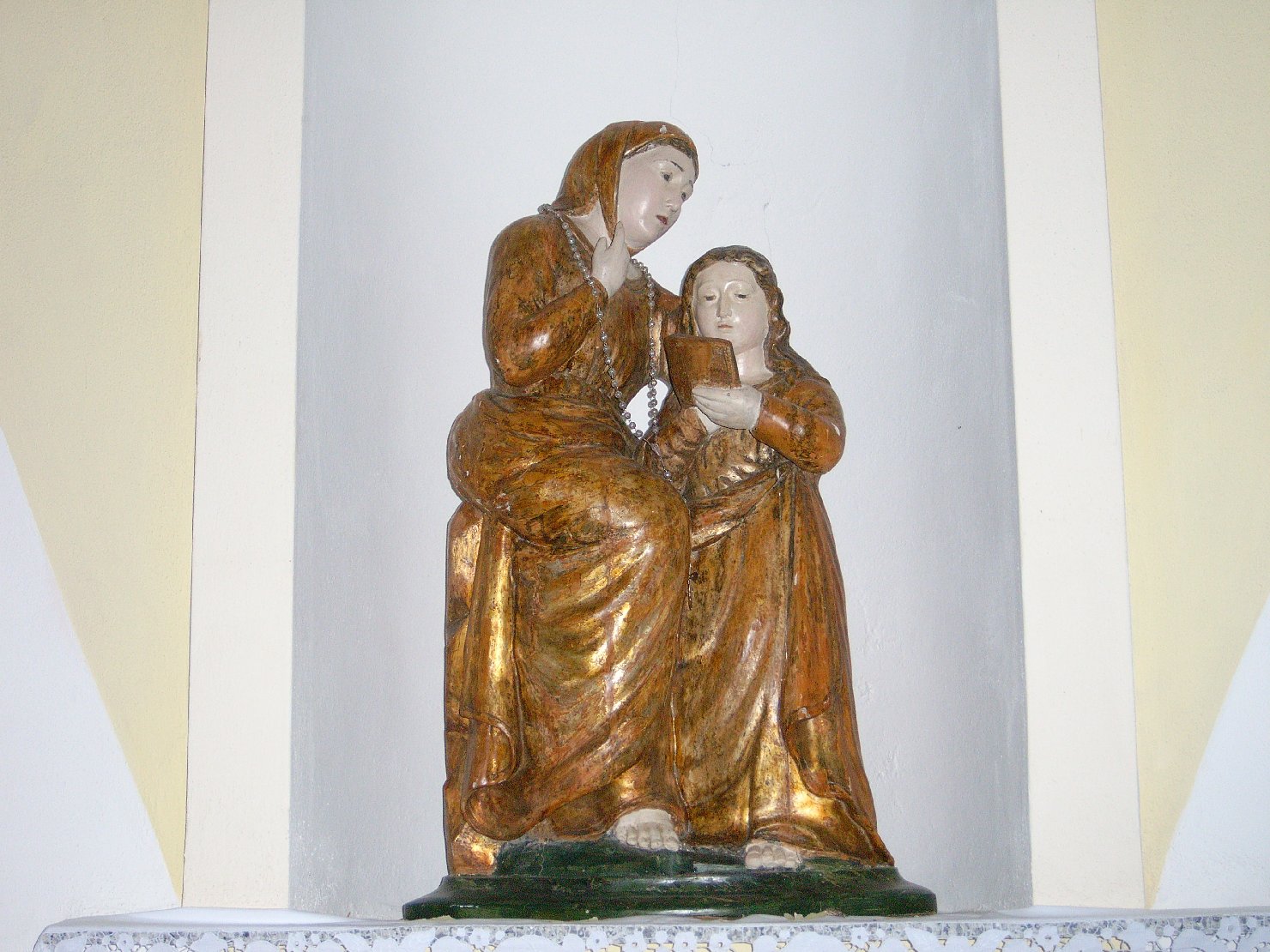 Maria vergine bambina e sant'anna (gruppo scultoreo)