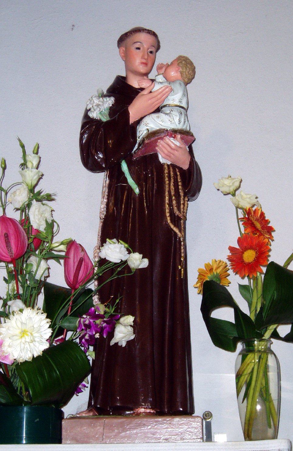 Sant'antonio da padova con il bambino (statua)