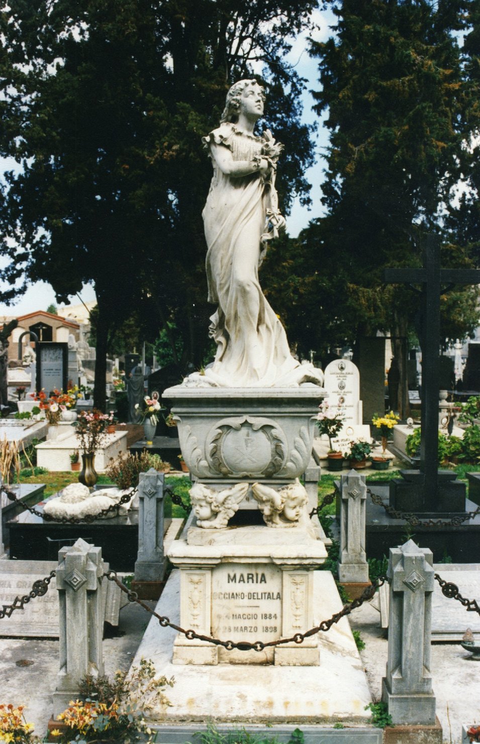figura femminile (monumento funebre) di Sartorio Giuseppe (inizio sec. XX)