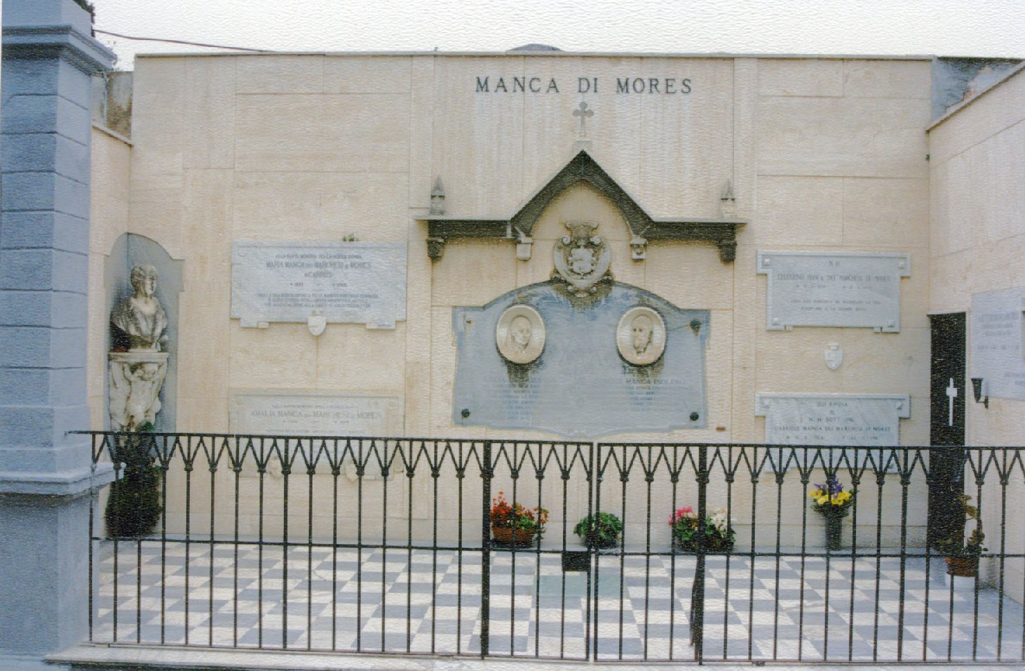 Ritratto d'uomo/ ritratto di donna (monumento funebre)