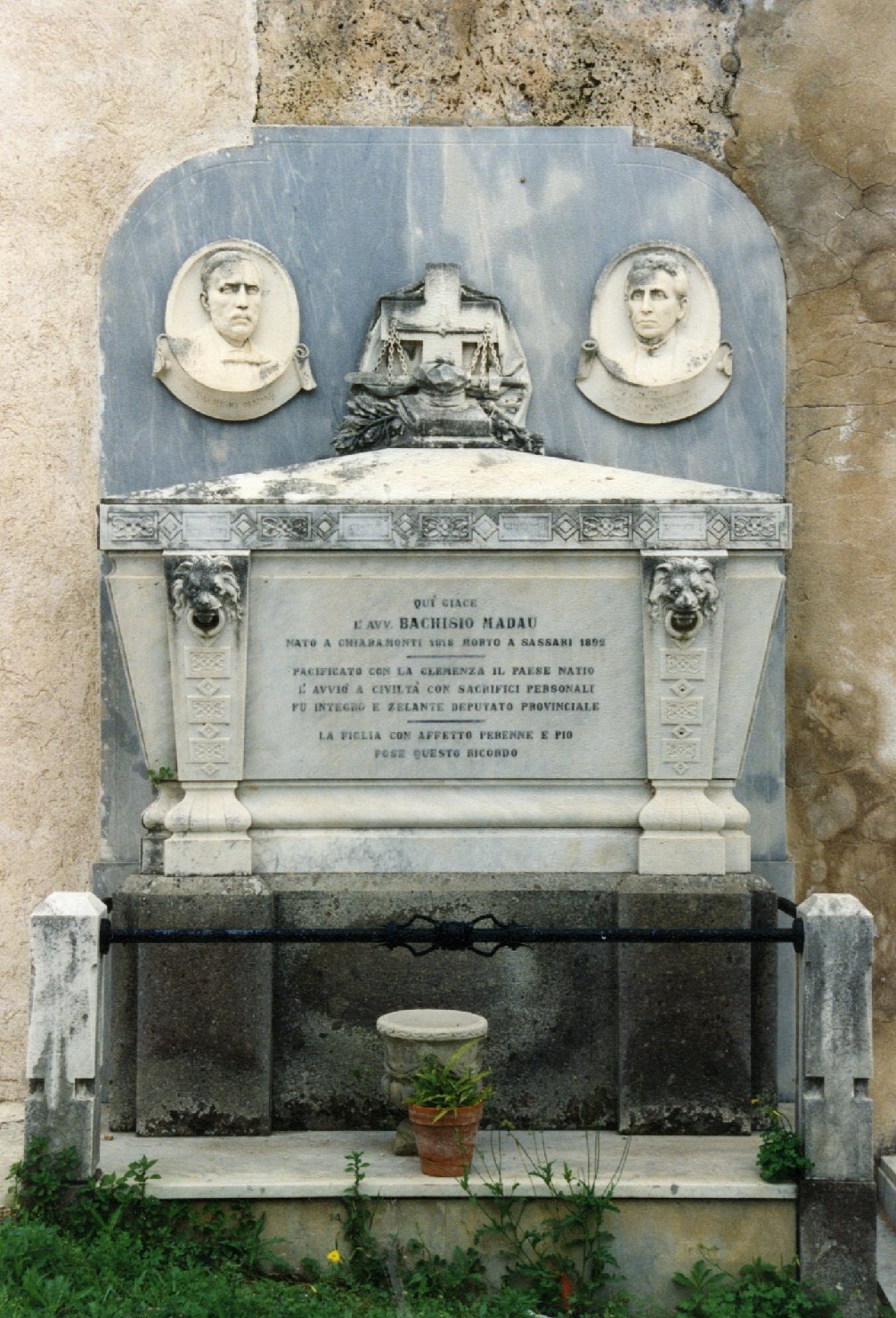 Monumento funebre