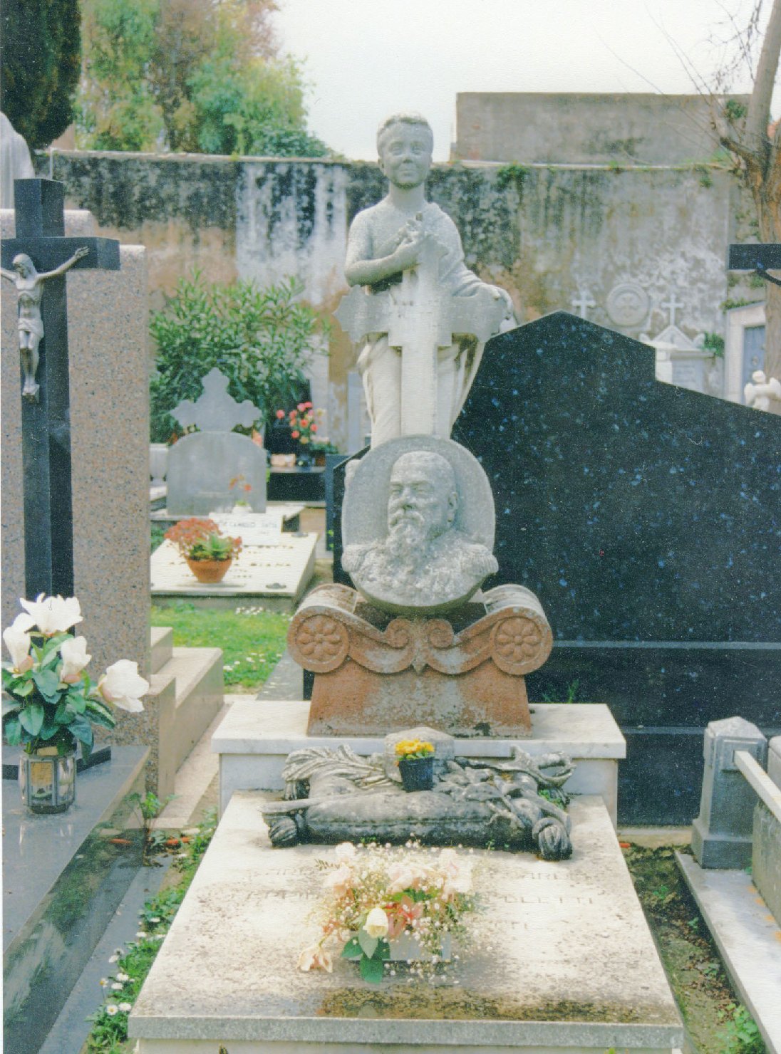 Ritratto di carlo foletti, figura maschile (monumento funebre)