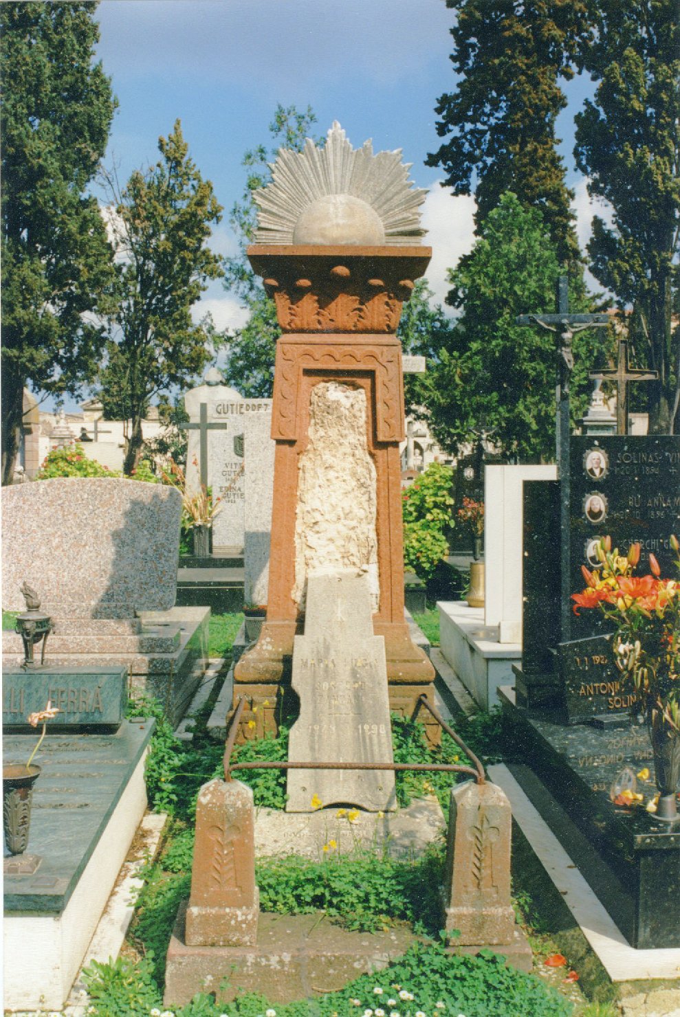 Monumento funebre