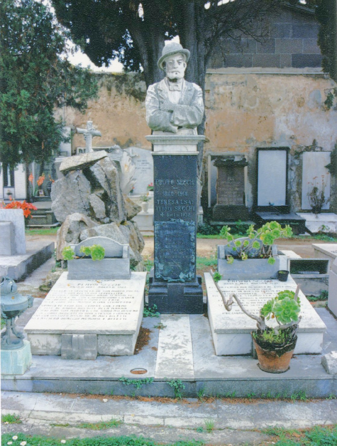 Ritratto di proto secchi, busto ritratto d'uomo (monumento funebre)