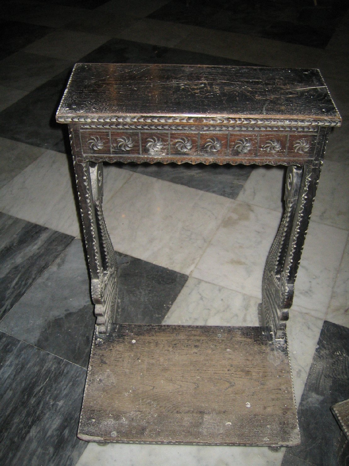 Inginocchiatoio, coppia