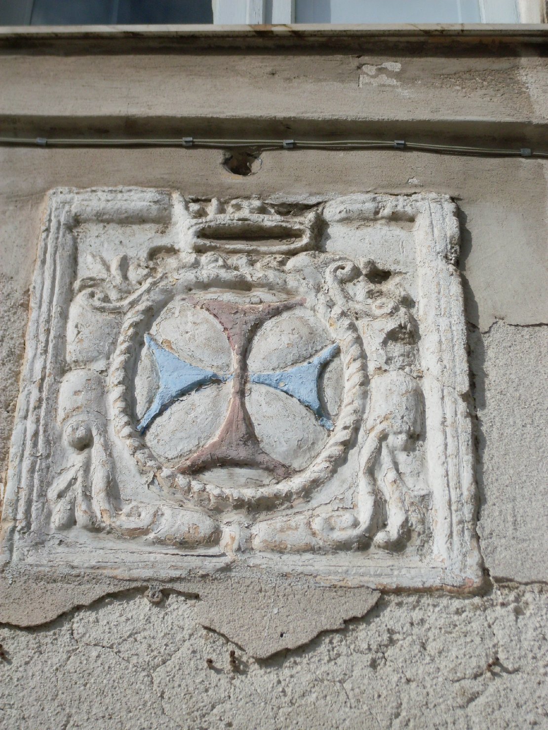Stemma dell'ordine trinitario (rilievo)