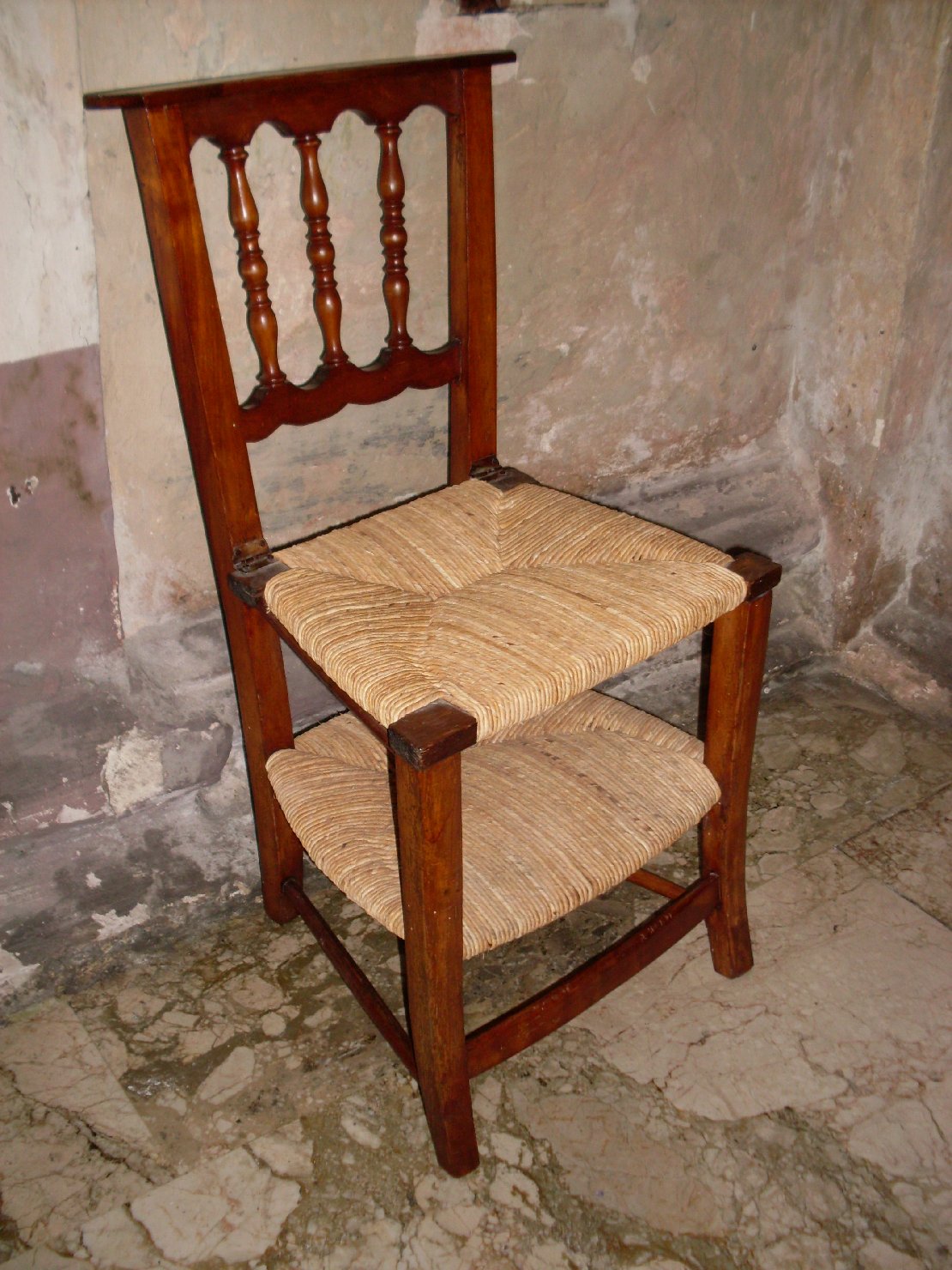 Sedia con inginocchiatoio