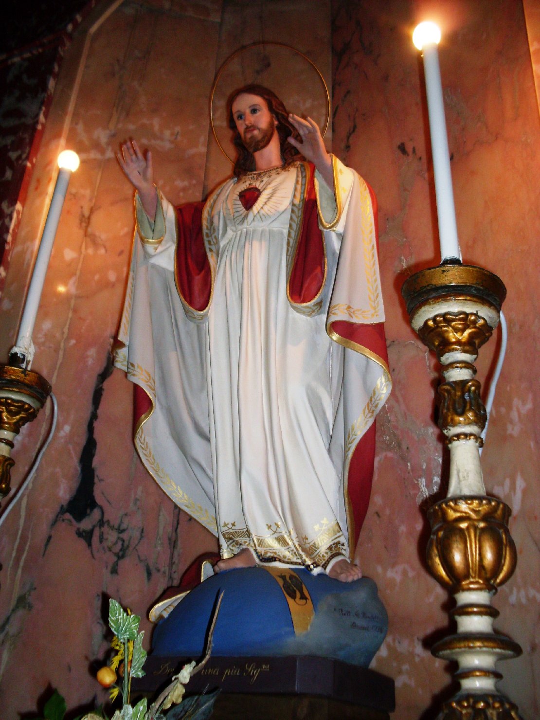 Sacro cuore di gesù (statua)