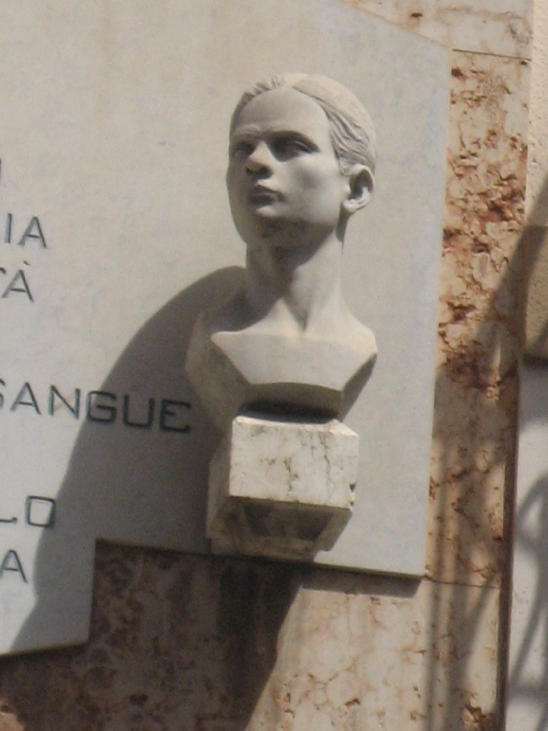 Ritratto di attilio deffenu, busto ritratto d'uomo (scultura, elemento d'insieme)