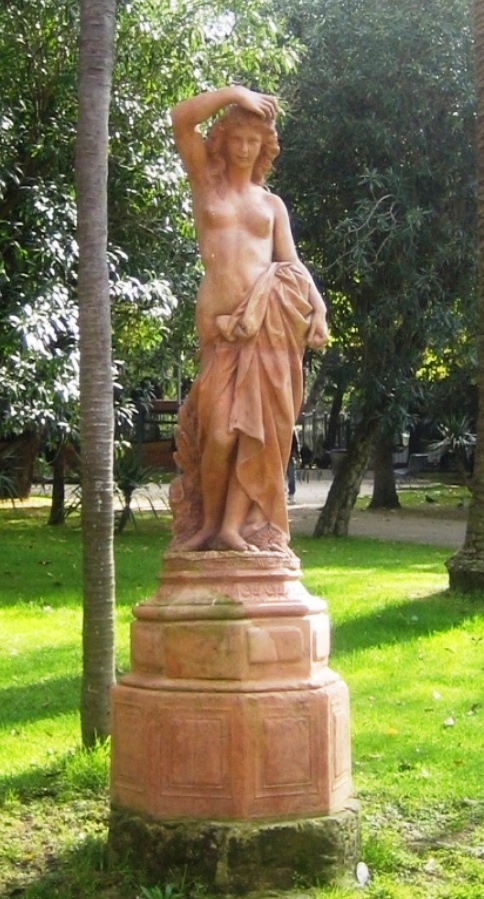 Estate, figura femminile (statua)