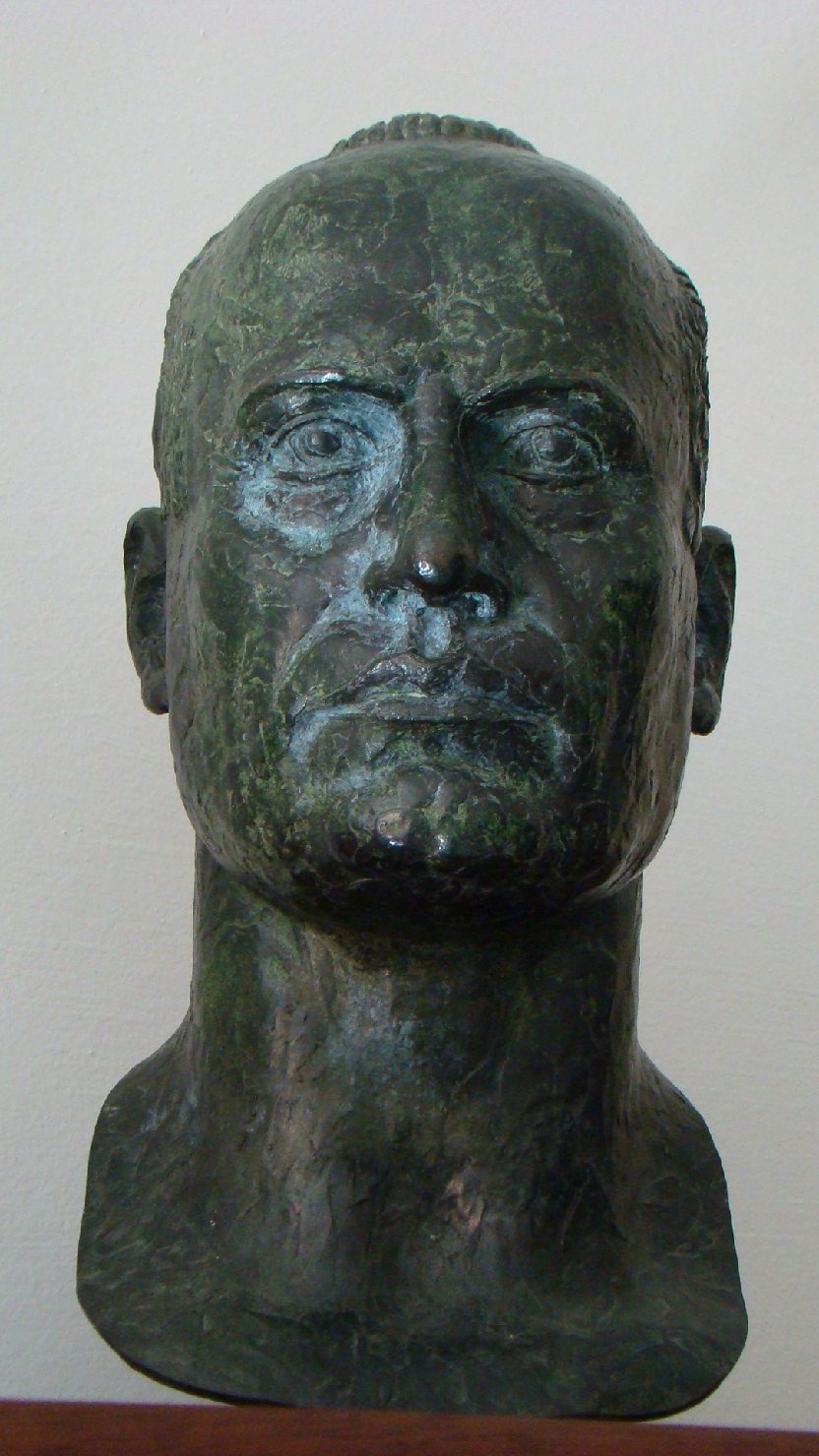 Ritratto di benito mussolini (scultura)