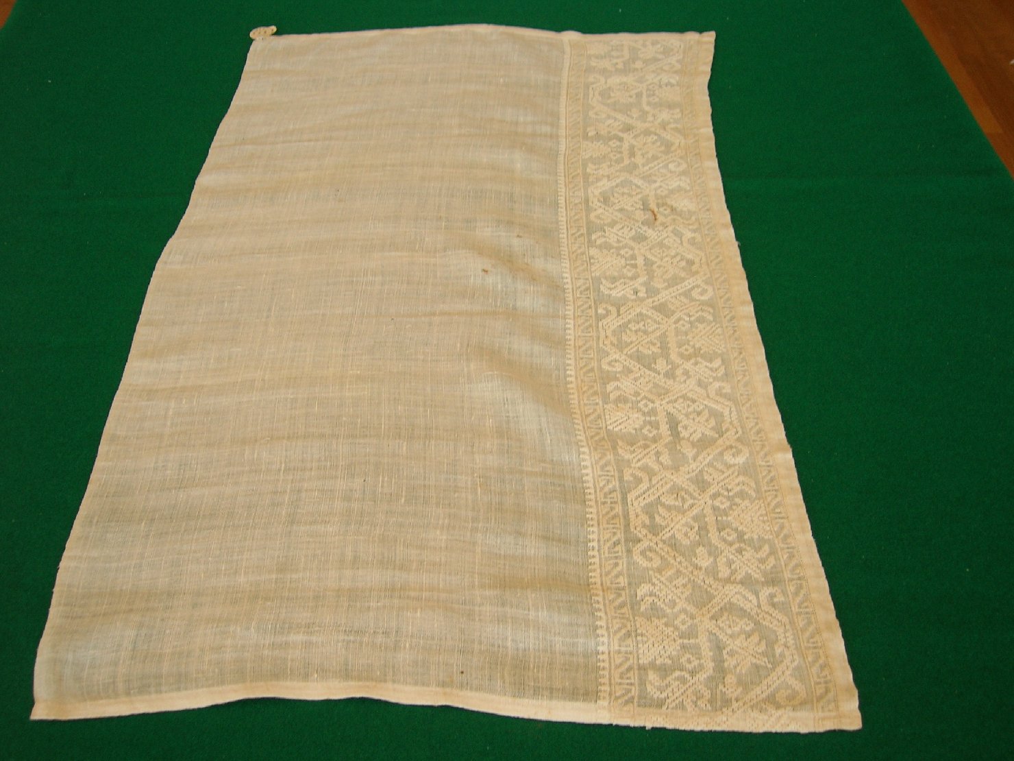 Tela ricamata, accessori tessili
