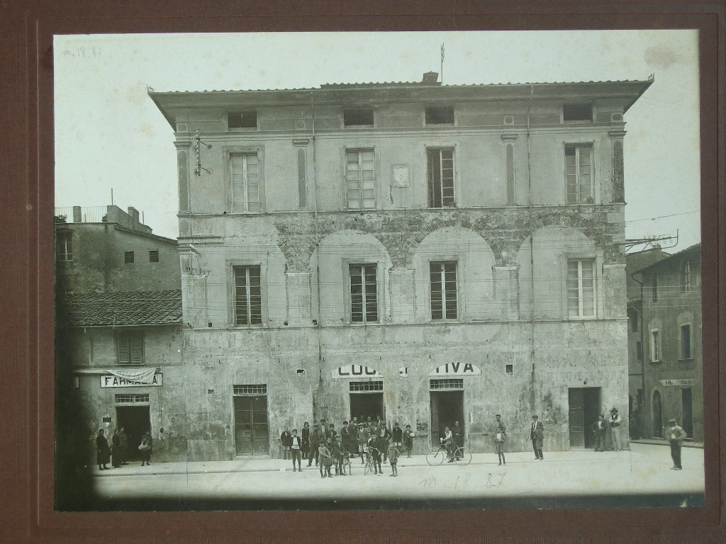 Veduta di un paese in provincia di Lucca (positivo) di Fornari Nello (laboratorio) (XX)
