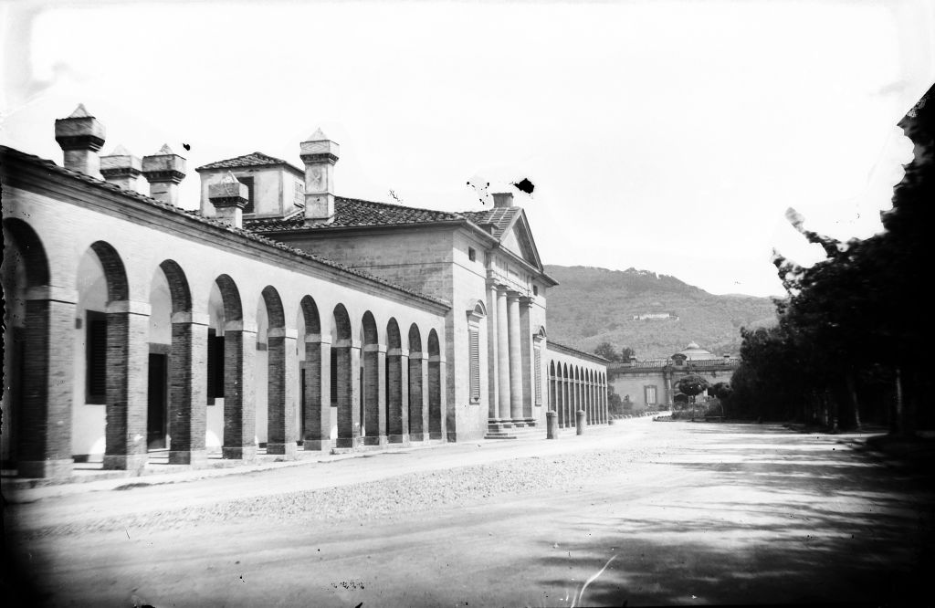 Montecatini Terme - Stabilimenti termali La Torretta (negativo) di Lint, Enrico van (seconda metà XIX)