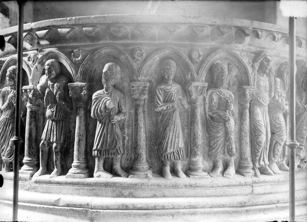 Lucca - Chiesa di S. Frediano - Fonte battesimale (negativo) di Anonimo (XIX/ XX)