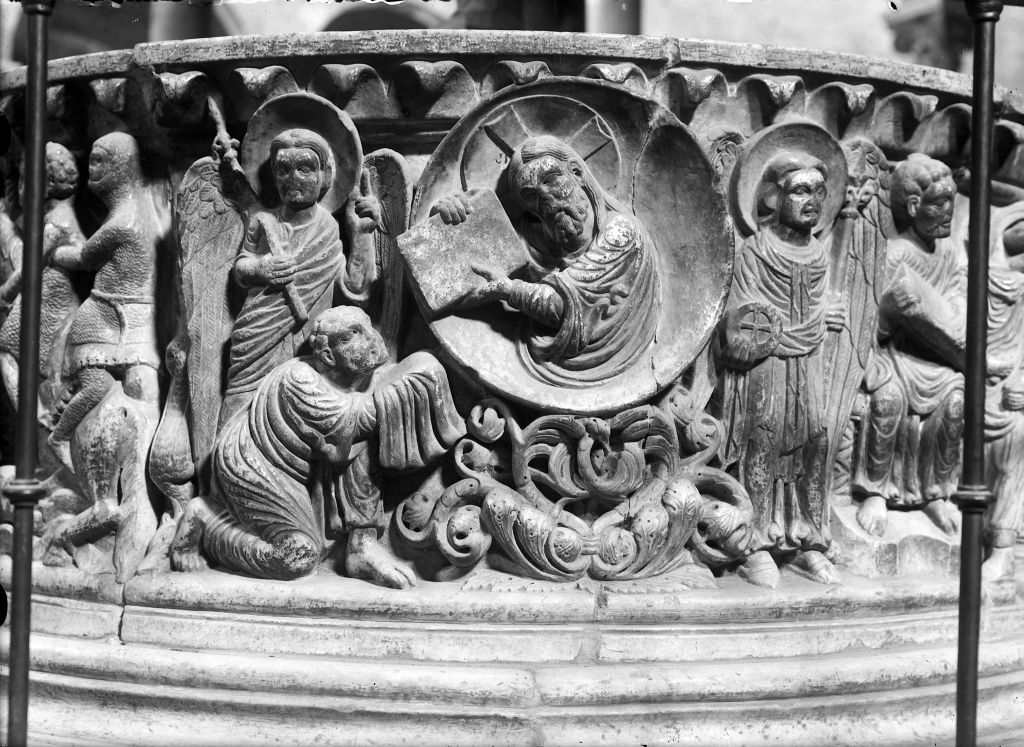 Lucca - Chiesa di S. Frediano - Fonte battesimale (negativo) di Anonimo (XIX/ XX)