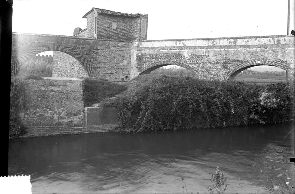 Pisa - Acquedotto Mediceo - Vedute (negativo) di Pierini (XIX/ XX)