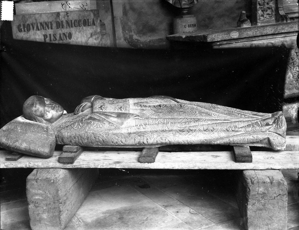Tino di Camaino. Tomba di Arrigo VII - Pisa (negativo) di Tino di Camaino, Anonimo (prima metà XX)