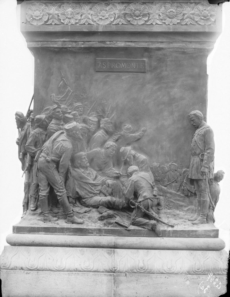 Pisa - Monumento a Garibaldi - Particolari (negativo) di Ferrari, Ettore, Anonimo (XIX/ XX)