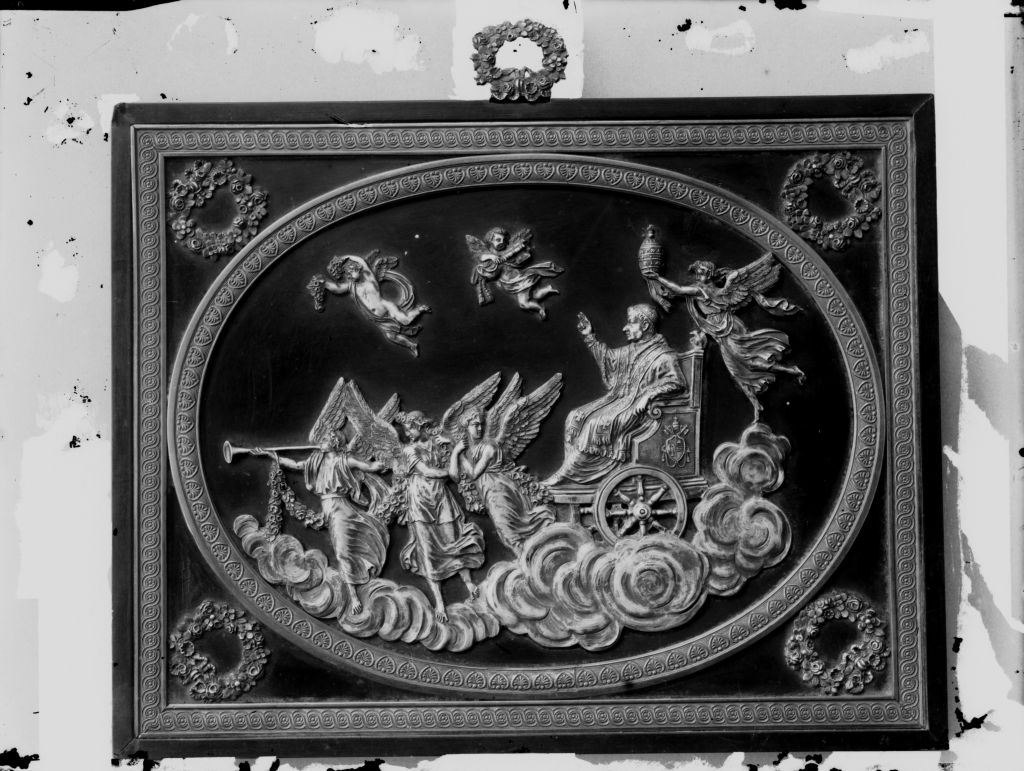 Pontefice benedicente - Rilievi? (negativo) di Anonimo (XIX/ XX)