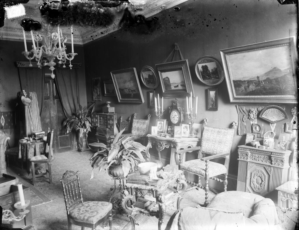 Abitazione - Vedute interne (negativo) di Anonimo (XIX/ XX)