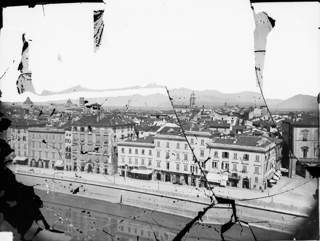 Pisa - Quartiere di S. Maria - Vedute panoramiche (negativo) di Anonimo (XIX/ XX)