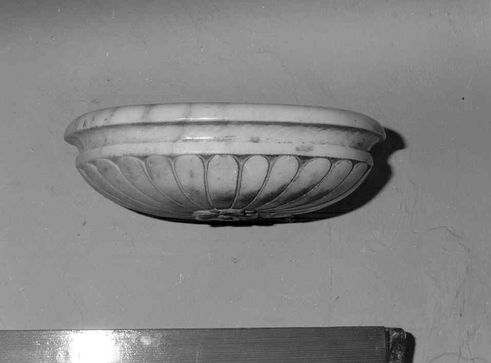 acquasantiera da parete - ambito lunigianese (metà sec. XVIII)