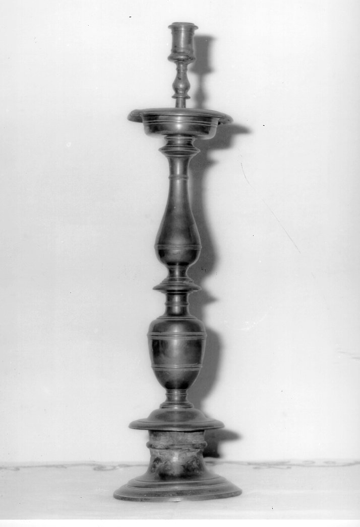 candeliere, serie - bottega italiana (sec. XVII)
