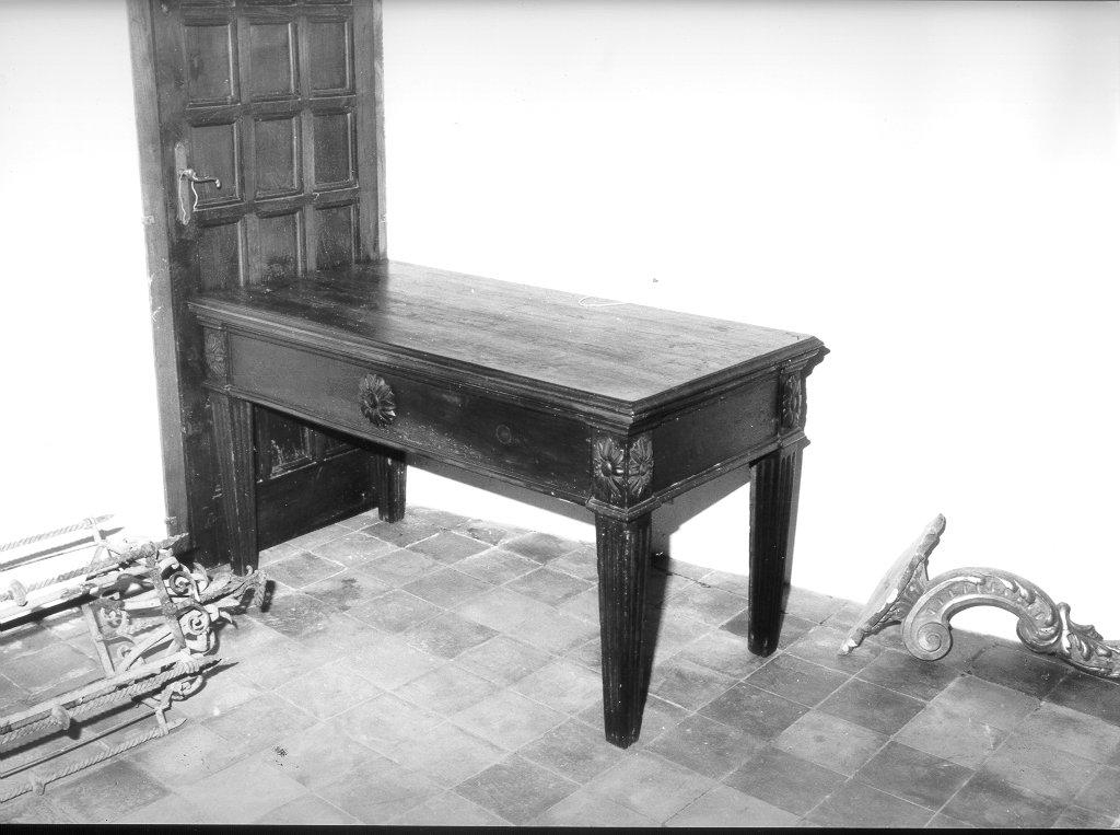 tavolo, opera isolata - bottega toscana (sec. XIX)