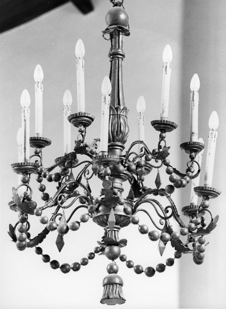 lampadario - a bracci, serie - ambito lunigianese (sec. XIX)