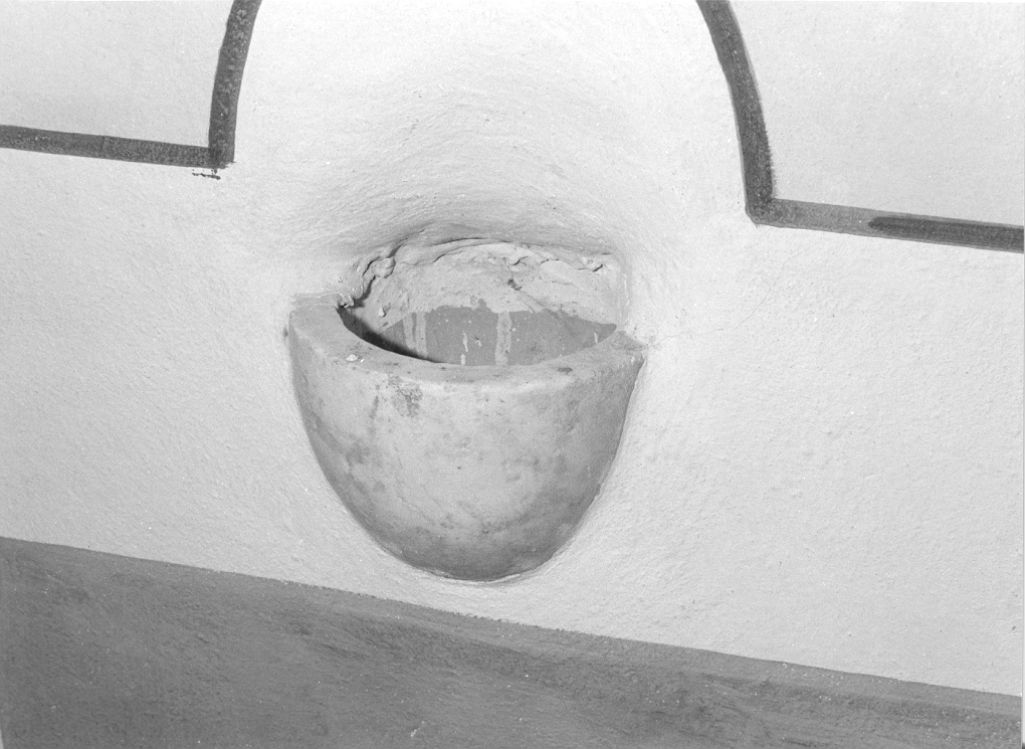 acquasantiera da parete - ambito lunigianese (seconda metà sec. XIX)