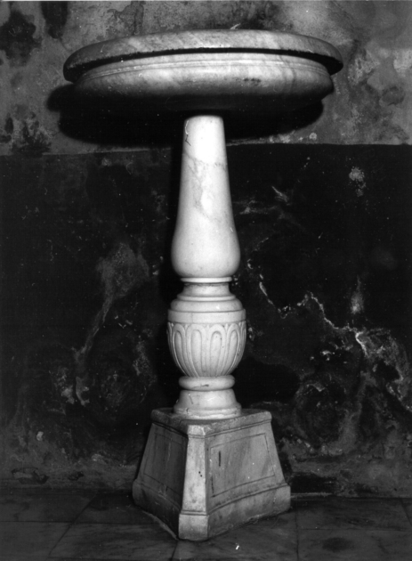 acquasantiera - a fusto - ambito lucchese (sec. XV)